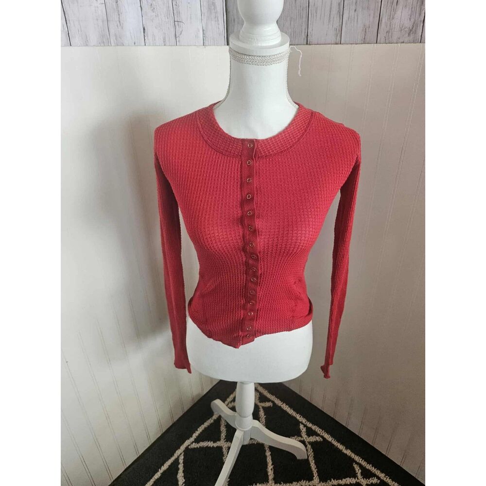 Free People Intimately Thermal Top Petite Small Red Waffle Knit Snap Front  EUC